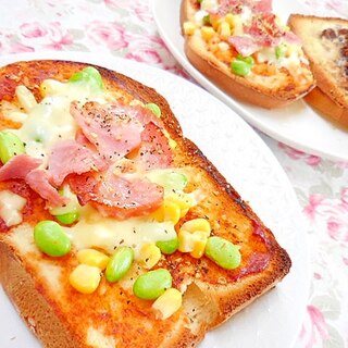 ❤ベーコンとカマンと彩り野菜のピザ風トースト❤